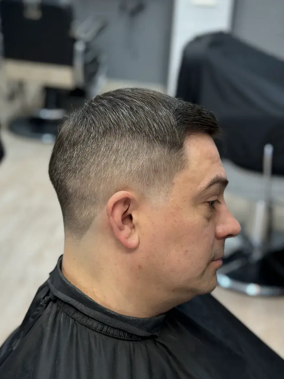 Stylowa męska fryzura od barberów Cut&Go Warszawa