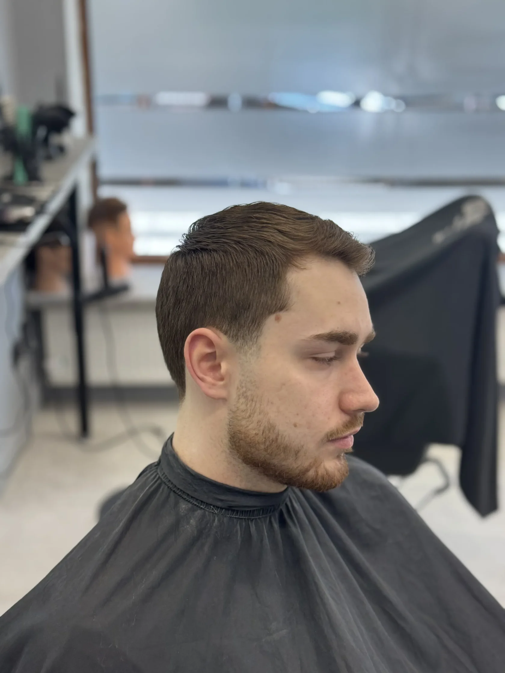 Skin fade wykonany przez doświadczonego barbera
