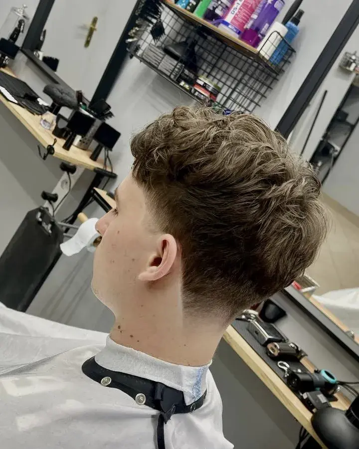 Skin fade wykonany przez barbera Cut&Go Wola-1